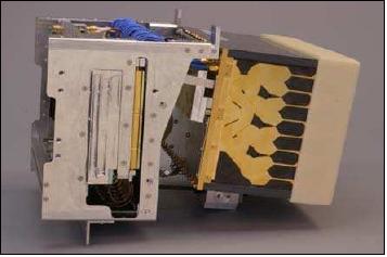 Figure 5: Photo of a subarray unit with 16 Vivaldi columns, TRM, 2 beamforming networks, elevation actuator and digital control (image credit: FGAN/FHR, Ref. 9)