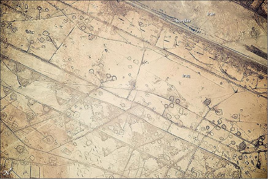 Figure 33: This image, taken by astronauts on the ISS on Nov. 7, 2014, shows patterns of fortification along the Iraq-Iran border (image credit: NASA/Expedition 41)