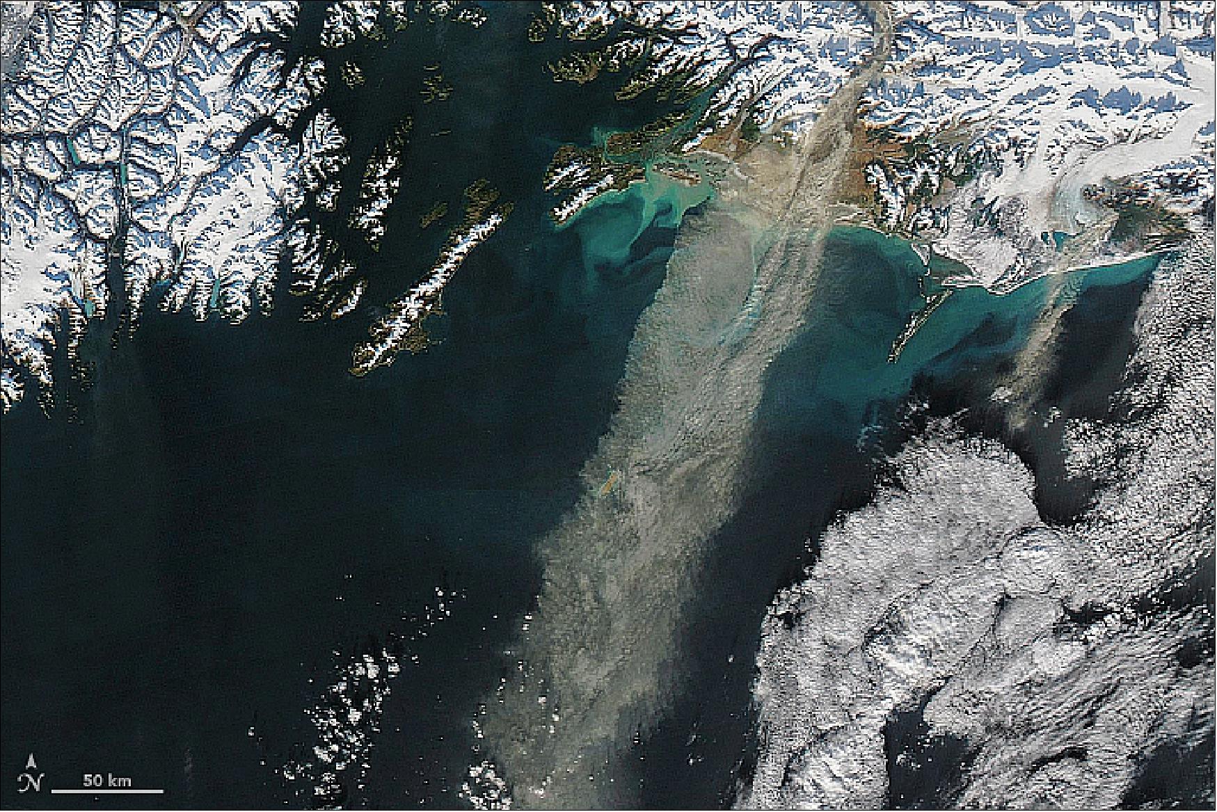 Figure 90: The MODIS instrument on the Aqua satellite captured the dust storm in the Gulf of Alaska on 11 Nov. 2017 (image credit: NASA Earth Observatory, image by Joshua Stevens, using MODIS data from LANCE/EOSDIS Rapid Response. Story by Adam Voiland)
